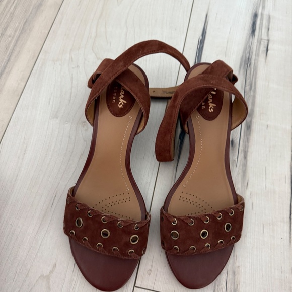Clarks Artisan Suede Block Heel Sandals Ralene Size 7 - Picture 2 of 5